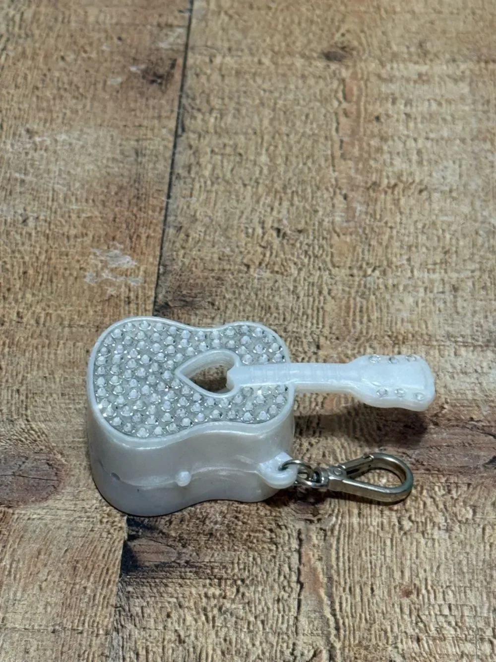 BATH & BODY WORKS GUITAR POCKET BAC HOLDER SOUND MAKING BLING DIAMOND
